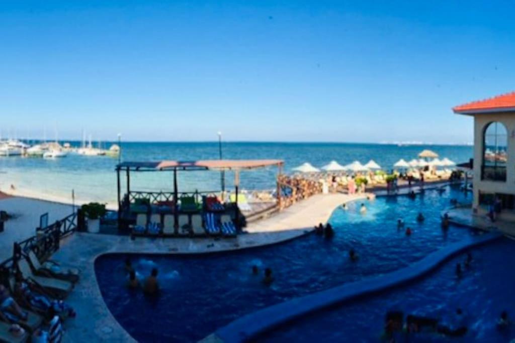 Punta Me Apartment Beach Front In The Hotel & Waterpark Cancún Exterior foto