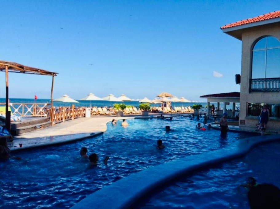 Punta Me Apartment Beach Front In The Hotel & Waterpark Cancún Exterior foto